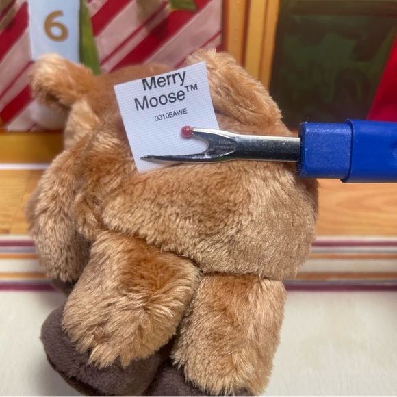 1 BRAND NEW GUND MINI MERRY MOOSE PLUSH ORNAMENT TOY APPROX 4” PRICE FIRM - Picture 8 of 16